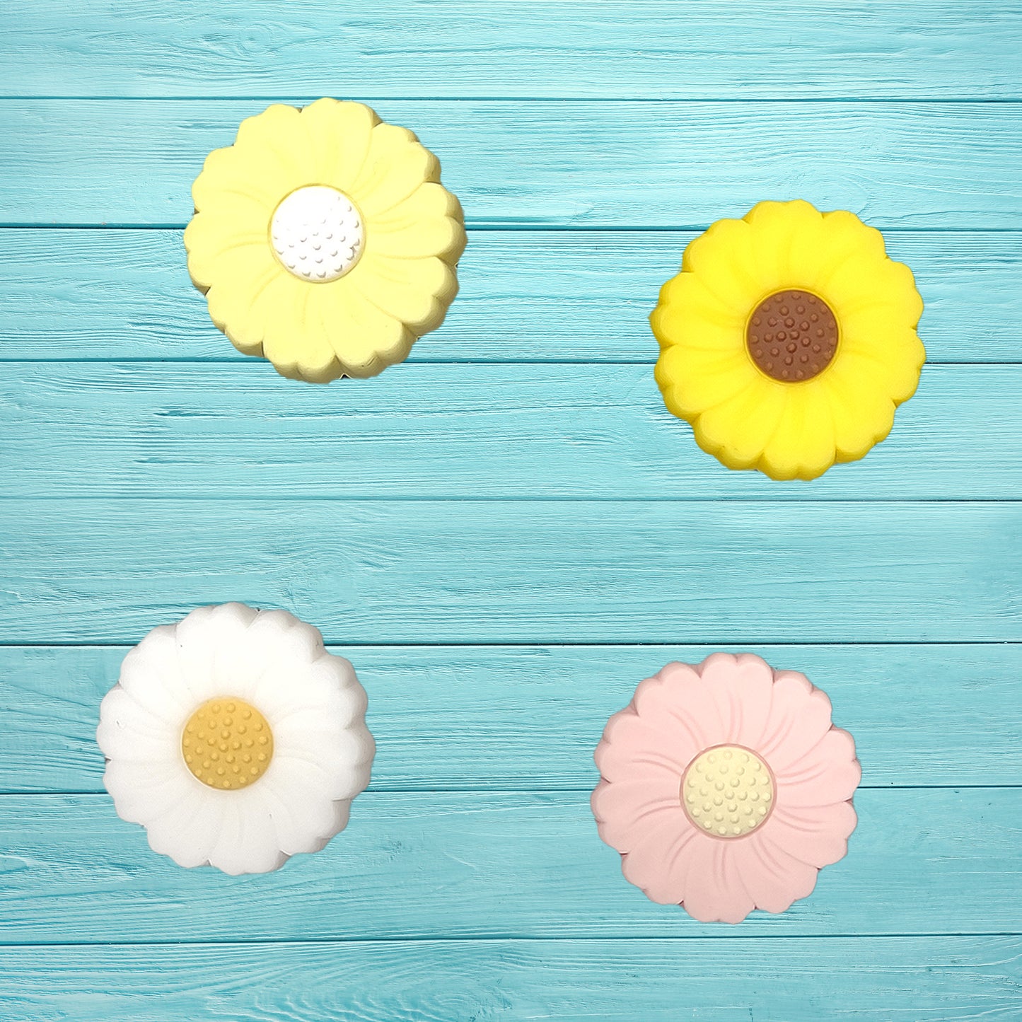 Large Daisies Silicone Focal Beads | 30mm